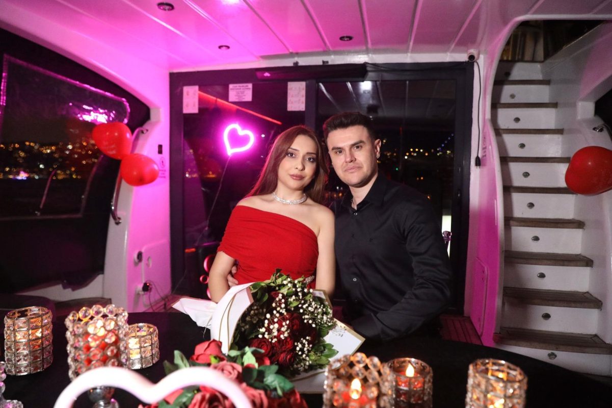 Bosphorus sunset yacht cruise Istanbul