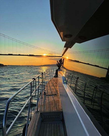 Luxury yacht charter Istanbul Bosphorus cruise
