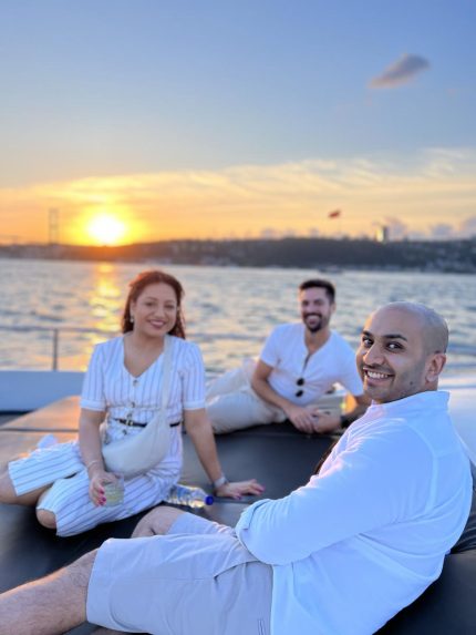 Private yacht party Istanbul Bosphorus