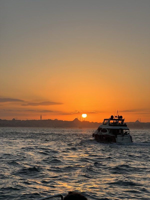 Luxury Bosphorus cruise private yacht Istanbul