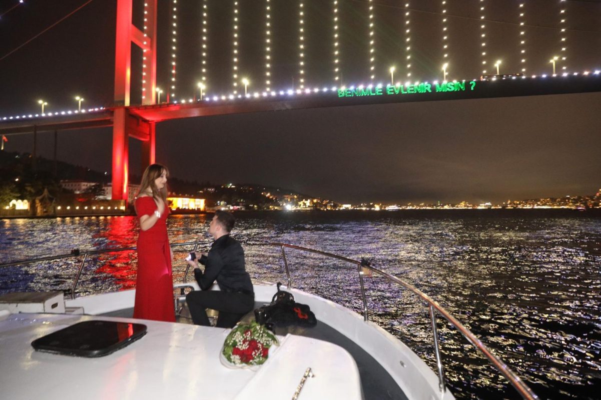 Luxury Bosphorus cruise private yacht Istanbul