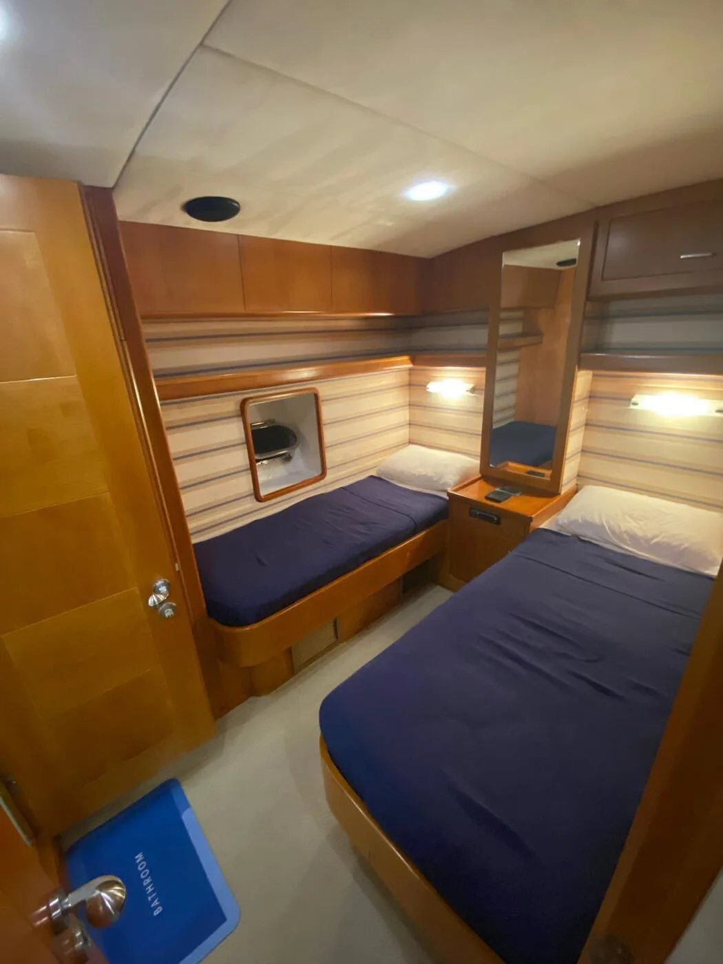 A second guest cabin on board