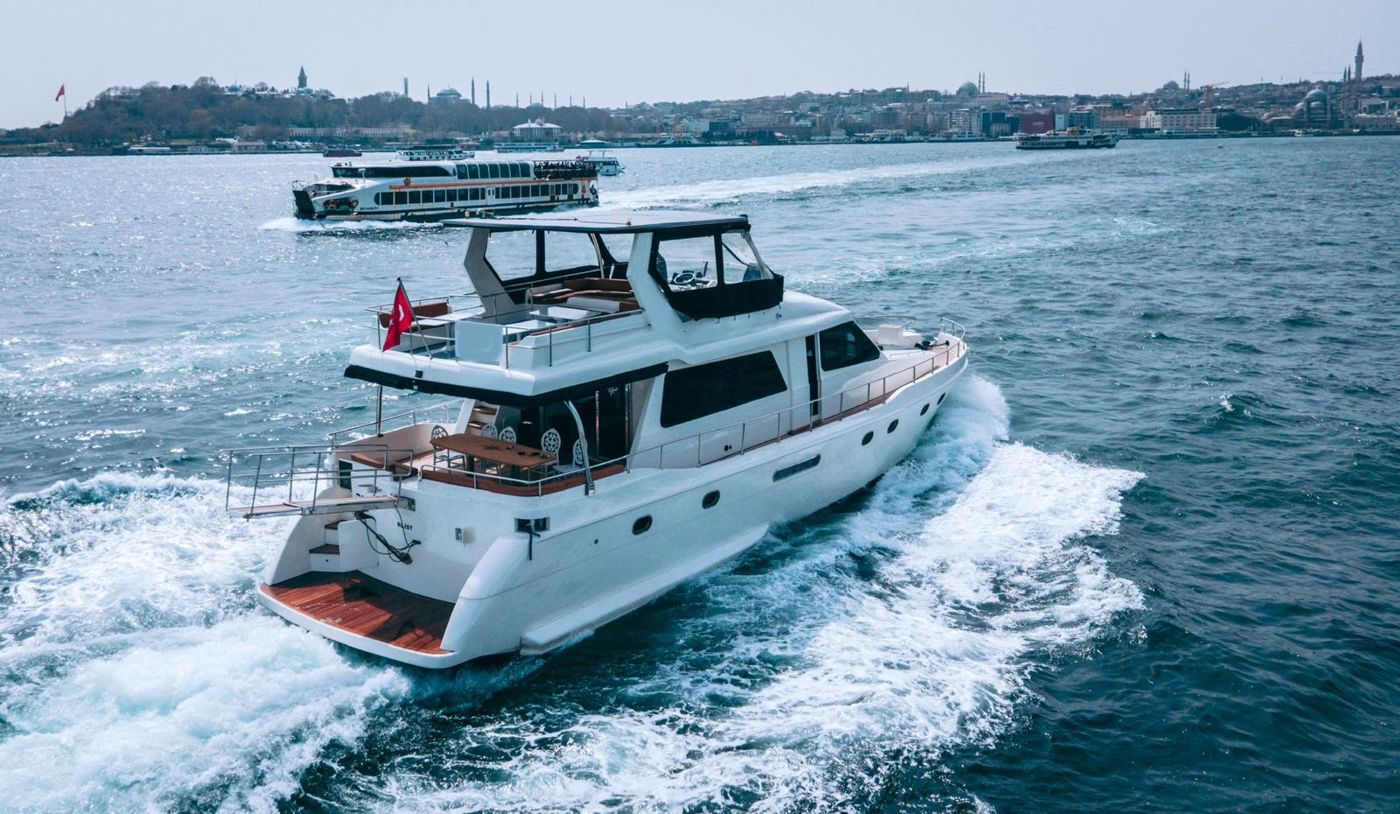 Constantine yacht, 24 metres, 44 guests, on the Bosphorus