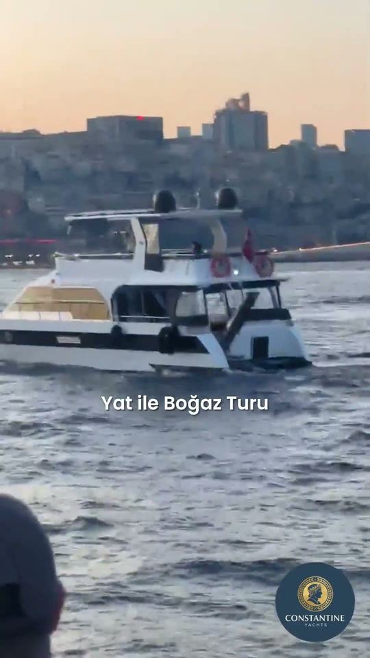 Bosphorus cruise as the city lights up